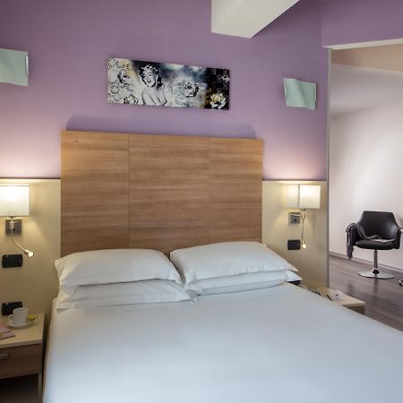 Hotel Domidea Рим Екстер'єр фото
